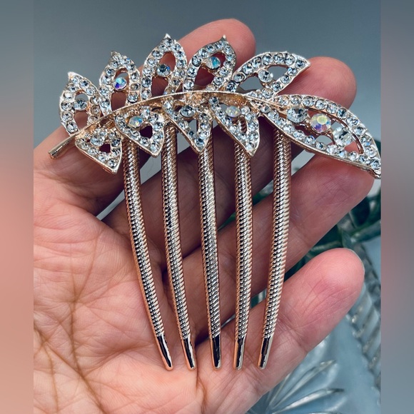 Elegant Gold Hair Comb with Rhinestones - Picture 3 of 5